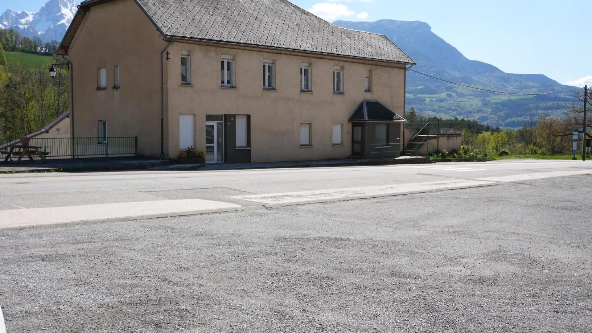 Le Mas Relais Du Beaumont La Salle-en-Beaumont 0*,  Frankrig