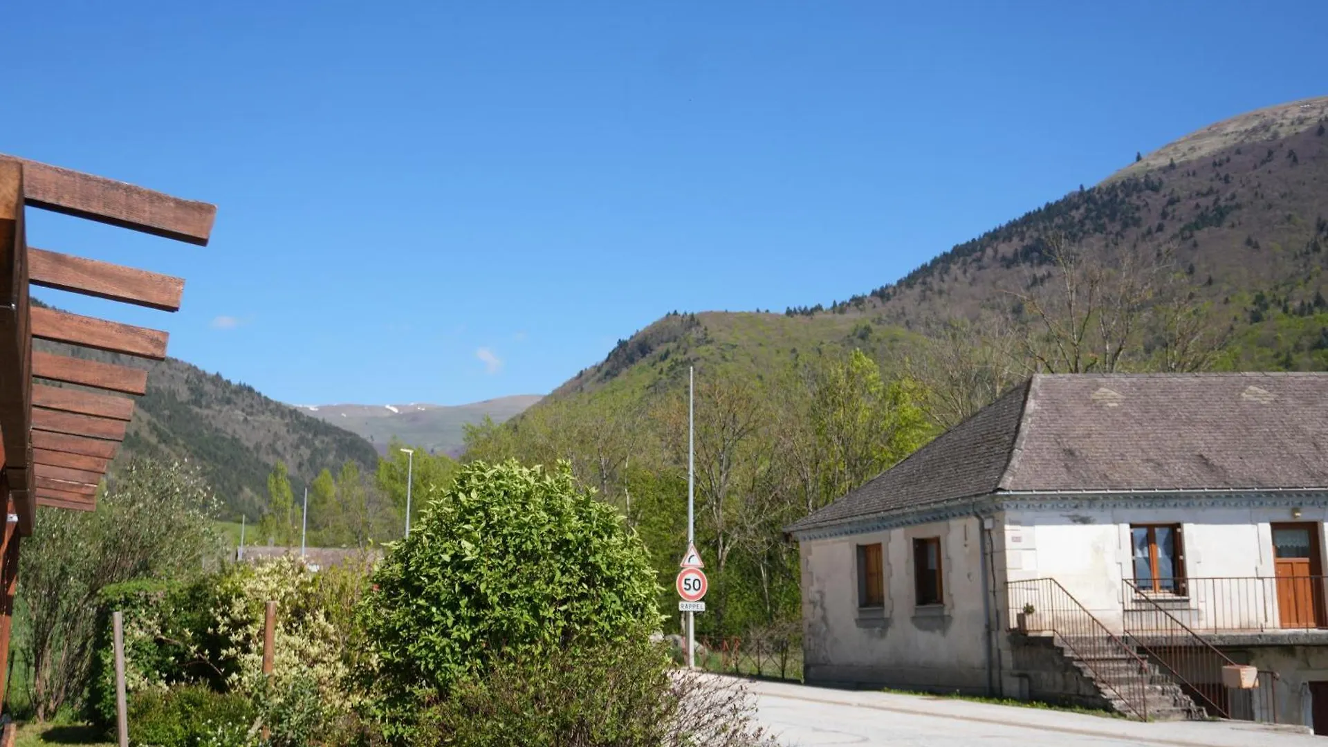 Le Mas Relais Du Beaumont La Salle-en-Beaumont Hotel